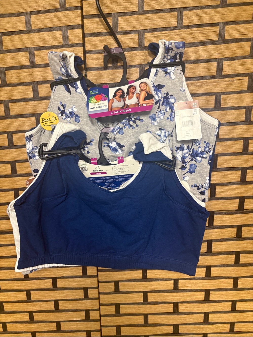 Fruit of the loom 360 stretch tank bras size 42 lot of 6